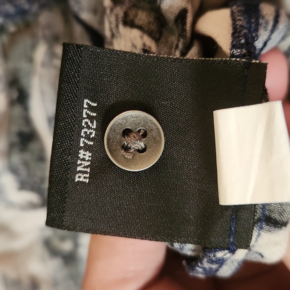 Rock & Republic Camo Print Button Down Shirt Size XL - Picture 5 of 6